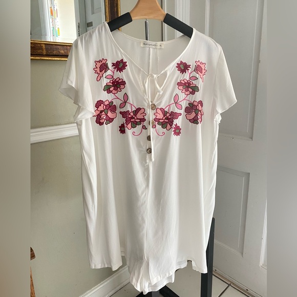 NEW RusttyDustty Floral Embroidered Romper XL - Picture 7 of 8